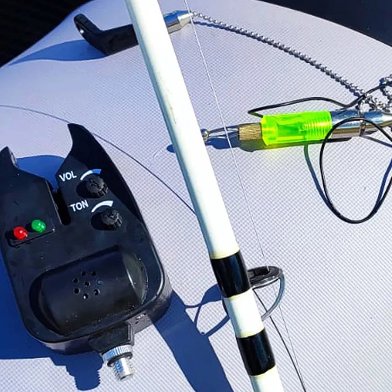 鯉釣り用バイトアラーム LEDライト付きアナンシエーター付き - Fish Alarm のレビューと価格